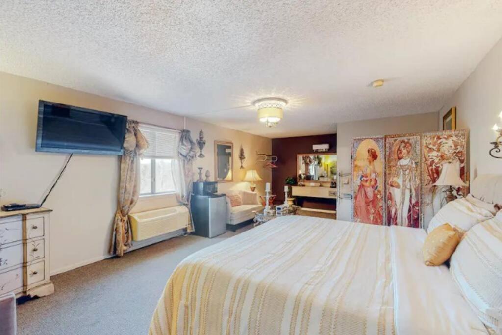 Jacuzzi Suite 206 At Tradewinds Eureka Springs Dış mekan fotoğraf