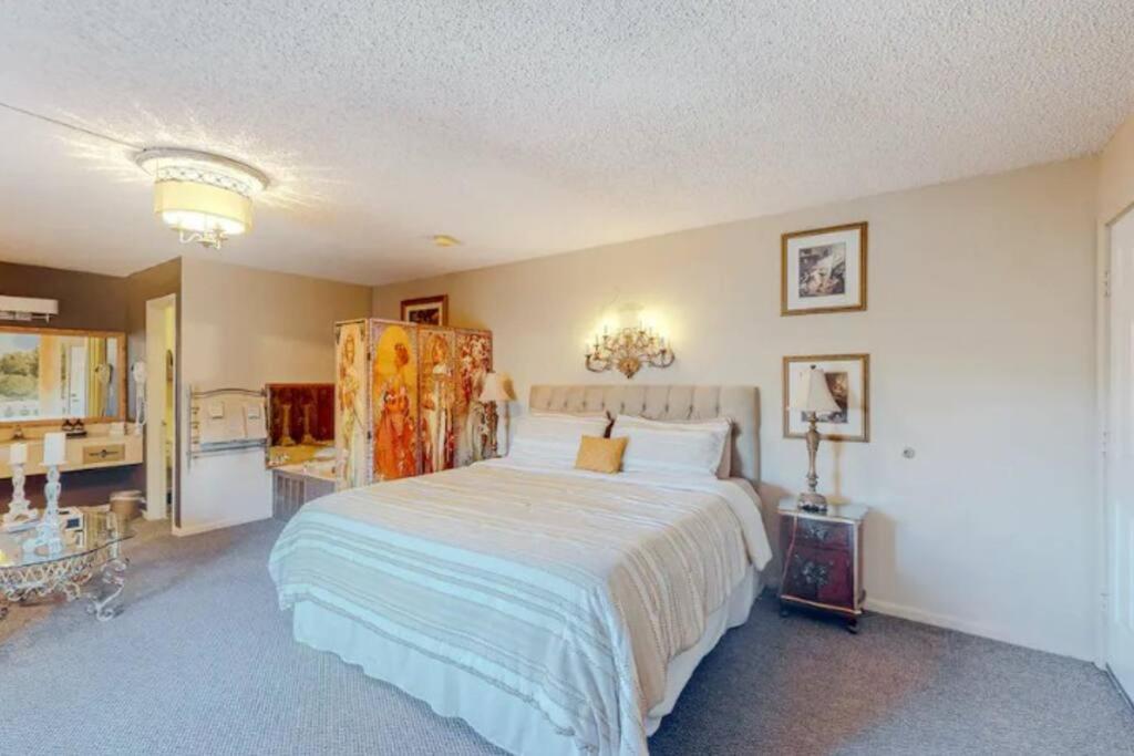 Jacuzzi Suite 206 At Tradewinds Eureka Springs Dış mekan fotoğraf